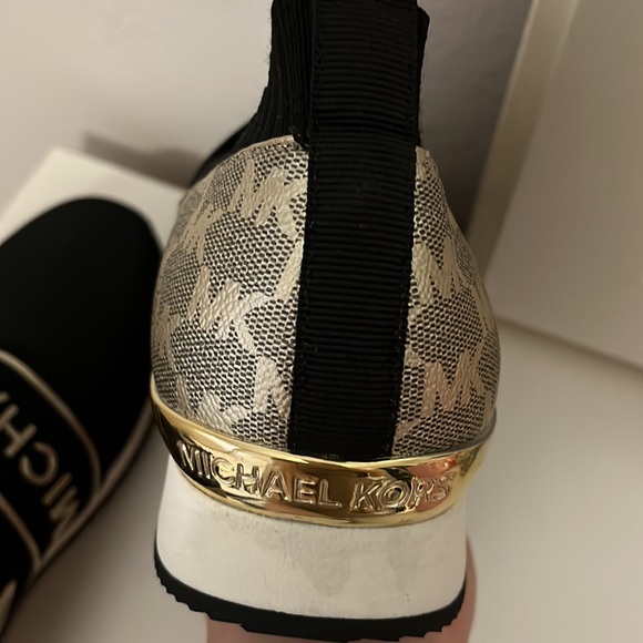 Michael Kohrs slip on shoes - Picture 2 of 6